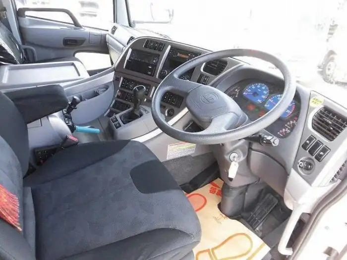 日産UD クオン 大型 トラクター ハイルーフ 1デフの中古トラック画像7