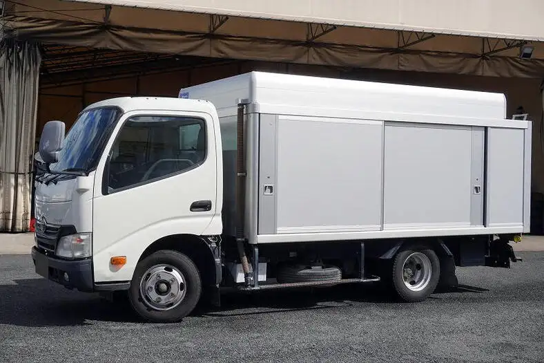 トヨタ ダイナ 小型 アルミバン ボトルカー 床鉄板の中古トラック画像1