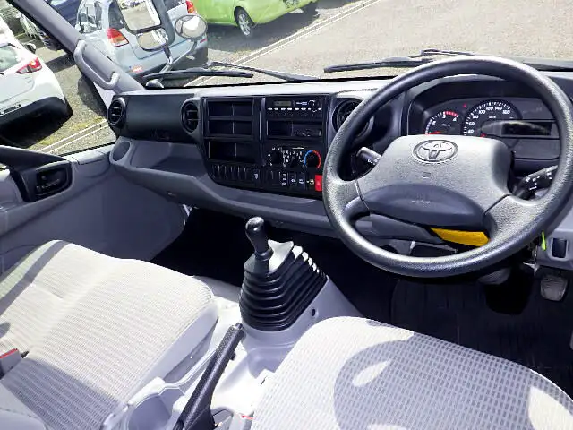 トヨタ ダイナ 小型 平ボディ TDG-XZU710 H28の中古トラック画像10