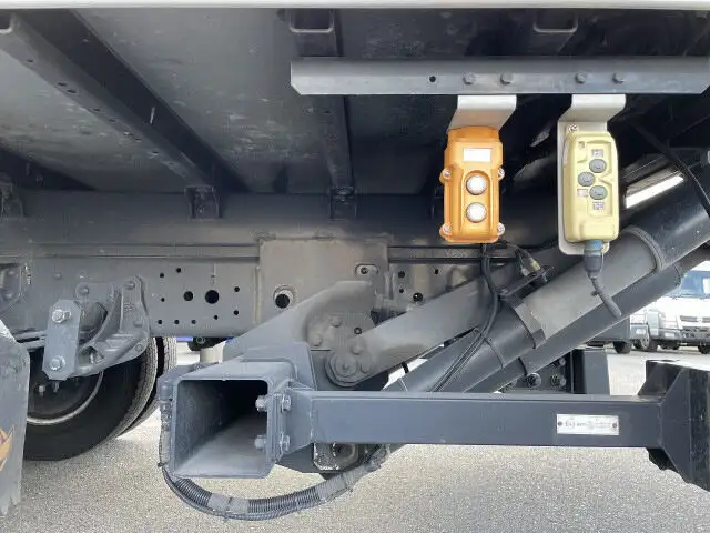 いすゞ エルフ 小型 アルミバン パワーゲート サイドドアの中古トラック画像像17
