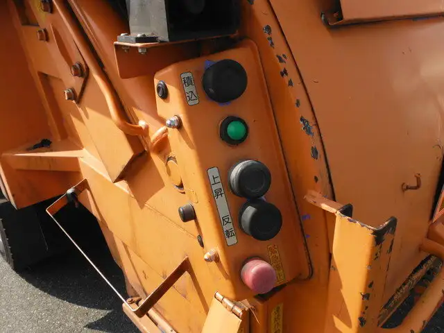 いすゞ フォワード 中型/増トン パッカー車 プレス式 ベッドの中古トラック画像5