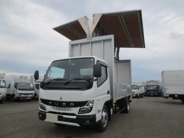 三菱 キャンター 小型 ウイング 2RG-FEAV0 R5の中古トラック画像1