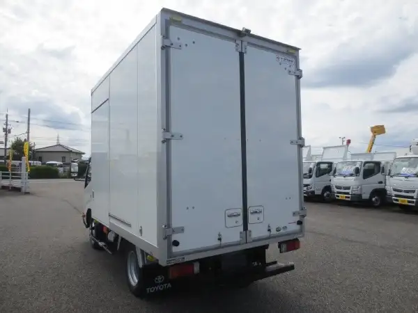 トヨタ ダイナ 小型 アルミバン サイドドア TPG-XZU605の中古トラック画像5