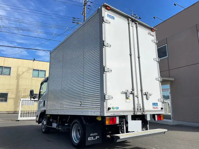 いすゞ エルフ 小型 アルミバン 2RG-NLR88AN R2の中古トラック画像6
