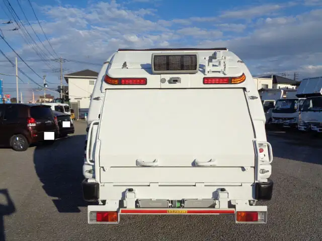 いすゞ エルフ 小型 パッカー車 巻き込み式 TKG-NMR85ANの中古トラック画像3