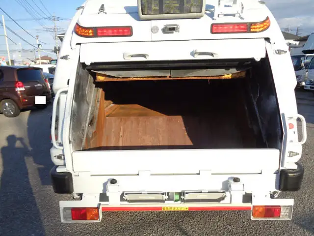 いすゞ エルフ 小型 パッカー車 巻き込み式 TKG-NMR85ANの中古トラック画像6