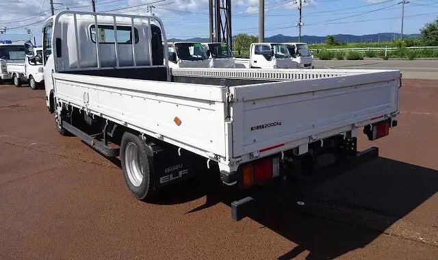 いすゞ エルフ 小型 平ボディ TRG-NNR85AR H30の中古トラック画像3