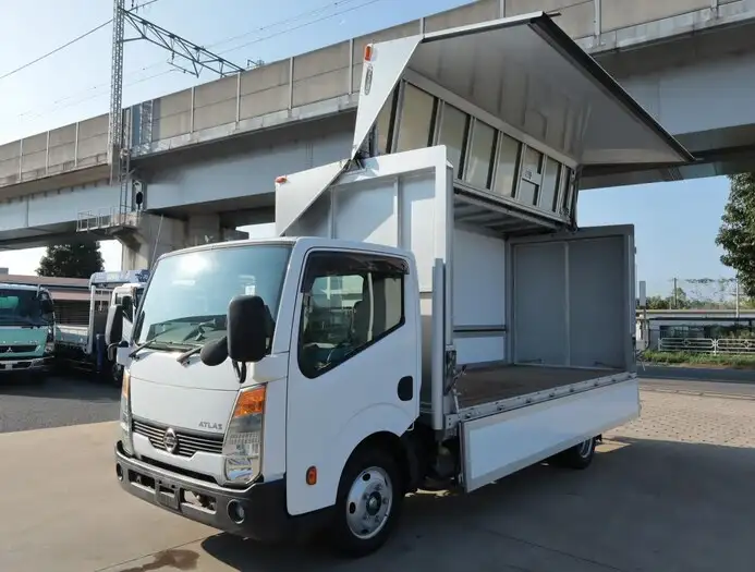 日産 アトラス 小型 ウイング PKG-TZ3F24 H23の中古トラック画像1