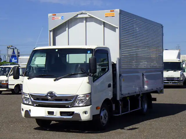 日野 デュトロ 小型 ウイング 2RG-XZU710M R5の中古トラック画像1