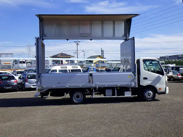 日野 デュトロ 小型 ウイング 2RG-XZU710M R5の中古トラック画像6