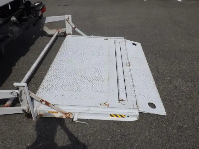 日産 アトラス 小型 平ボディ パワーゲート 床鉄板の中古トラック画像10