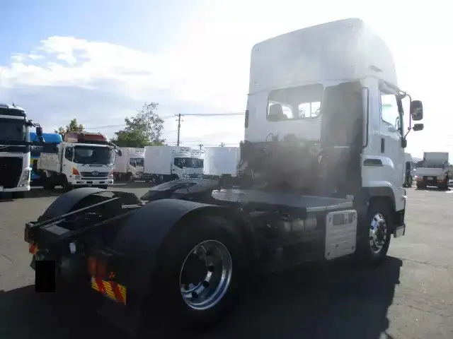 いすゞ ギガ 大型 トラクター ハイルーフ 1デフの中古トラック画像3