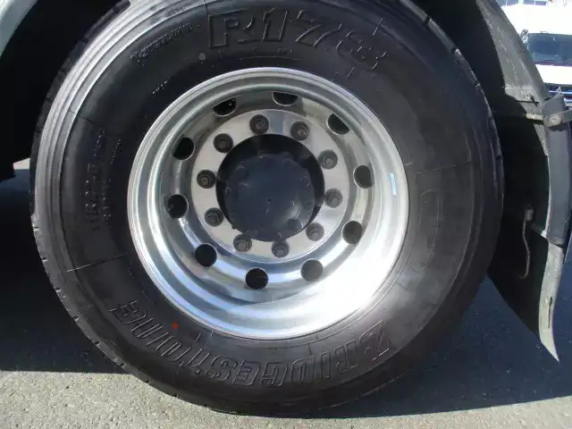 いすゞ ギガ 大型 トラクター ハイルーフ 1デフの中古トラック画像20