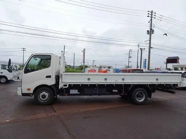 トヨタ ダイナ 小型 平ボディ 2KG-XZU730 R3の中古トラック画像2