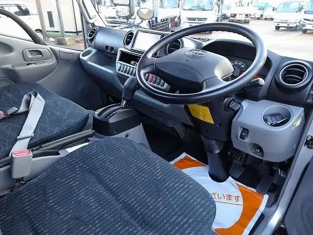 トヨタ ダイナ 小型 平ボディ TPG-XZU655 H30の中古トラック画像6