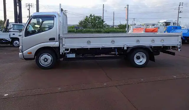 トヨタ ダイナ 小型 平ボディ TPG-XZU655 H30の中古トラック画像2