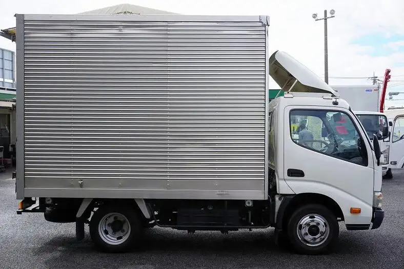 トヨタ トヨエース 小型 アルミバン サイドドア TKG-XZC605の中古トラック画像2