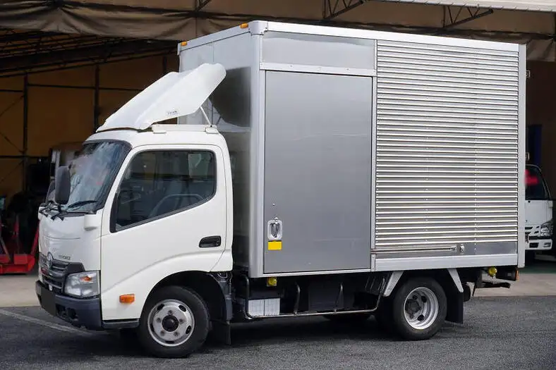 トヨタ トヨエース 小型 アルミバン サイドドア TKG-XZC605の中古トラック画像1