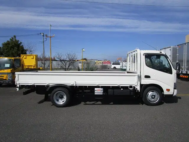 日野 デュトロ 小型 平ボディ 2RG-XZU655M R5の中古トラック画像3