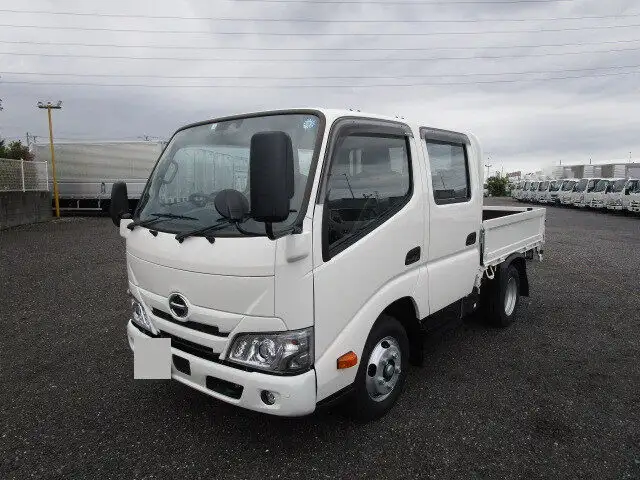 日野 デュトロ 小型 平ボディ Wキャブ 2RG-XZU605Mの中古トラック画像1