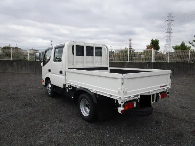 日野 デュトロ 小型 平ボディ Wキャブ 2RG-XZU605Mの中古トラック画像4