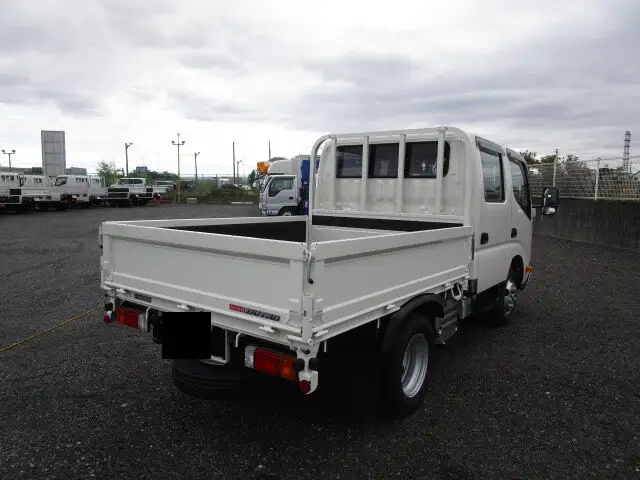 日野 デュトロ 小型 平ボディ Wキャブ 2RG-XZU605Mの中古トラック画像2