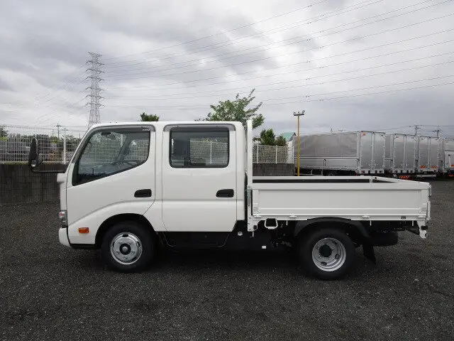 日野 デュトロ 小型 平ボディ Wキャブ 2RG-XZU605Mの中古トラック画像5