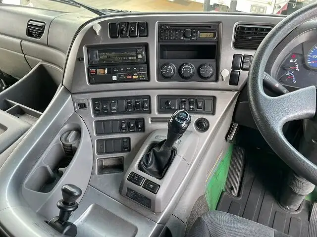日産UD クオン 大型 平ボディ アルミブロック ベッドの中古トラック画像13