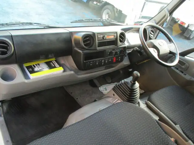 日野 デュトロ 小型 平ボディ 2RG-XZU605M R2の中古トラック画像15
