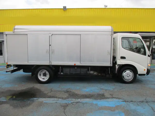 日野 デュトロ 小型 アルミバン ボトルカー サイドドアの中古トラック画像2