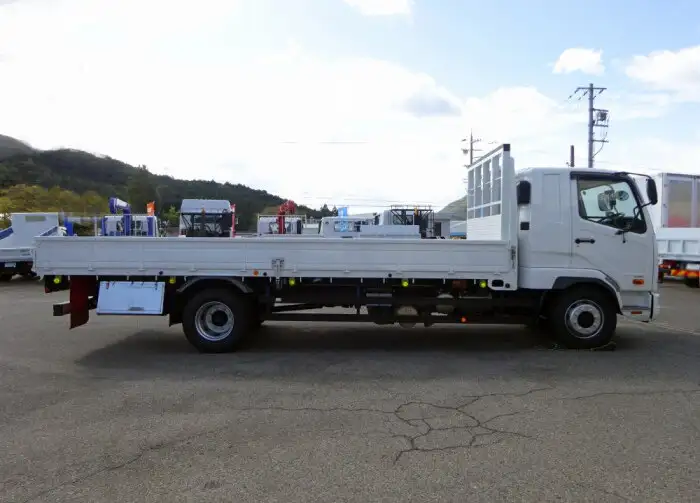 三菱 ファイター 中型/増トン 平ボディ ベッド QKG-FK62FZの中古トラック画像9