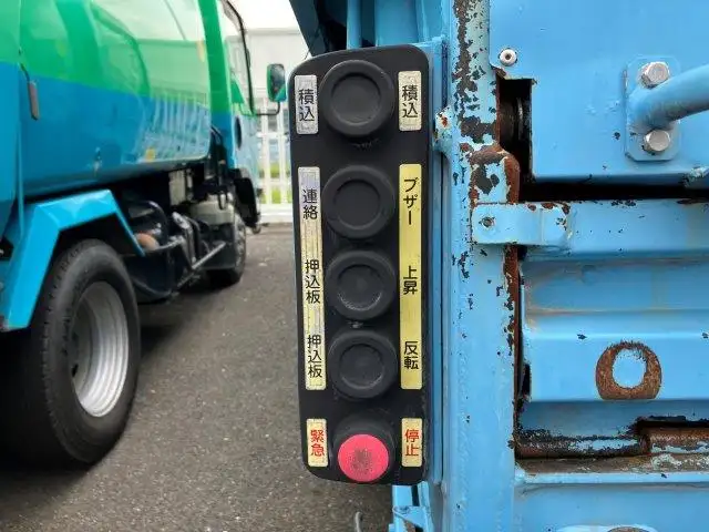 いすゞ エルフ 小型 パッカー車 プレス式 SKG-NMR85Nの中古トラック画像8