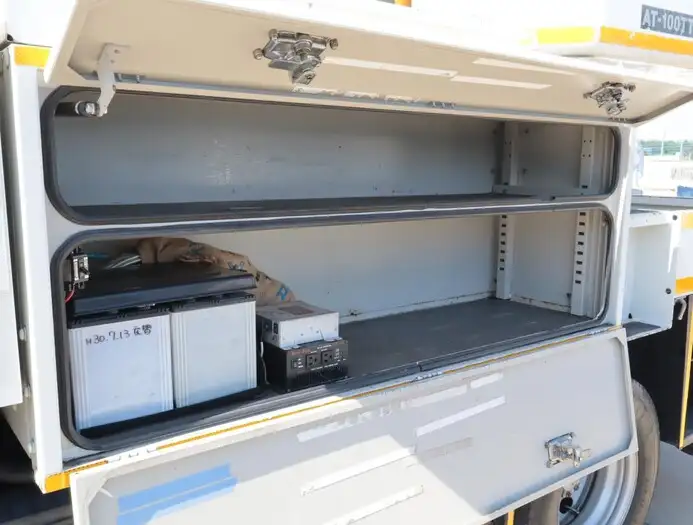 いすゞ エルフ 小型 高所・建柱車 高所作業車 電工仕様の中古トラック画像11