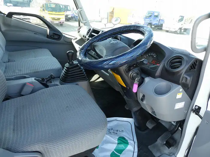 日野 デュトロ 小型 アルミバン サイドドア TKG-XZU710Mの中古トラック画像11