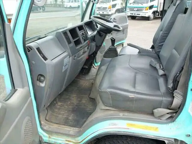 日産UD コンドル 小型 タンク車 バキューム TDG-BKS85ANの中古トラック画像13