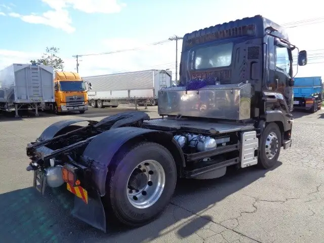 いすゞ ギガ 大型 トラクター ハイルーフ 1デフの中古トラック画像3