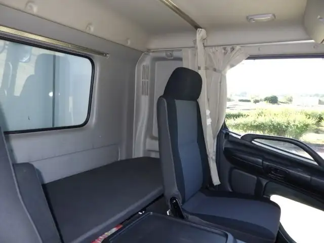 日野 レンジャー 中型/増トン ウイング エアサス ベッドの中古トラック画像8