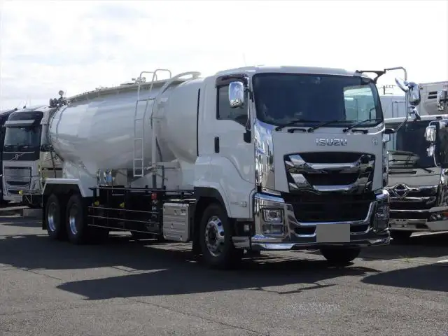 いすゞ ギガ 大型 タンク車 バルク 2PG-CYL77Cの中古トラック画像2
