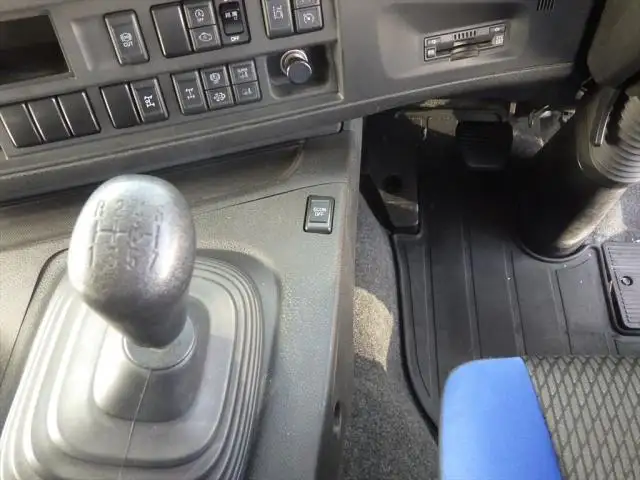 いすゞ ギガ 大型 タンク車 バルク 2PG-CYL77Cの中古トラック画像13