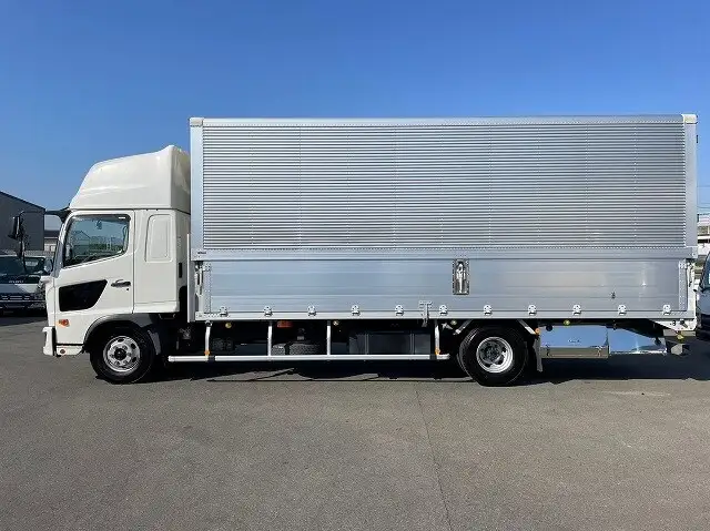 日野 レンジャー 中型/増トン ウイング エアサス ベッドの中古トラック画像4