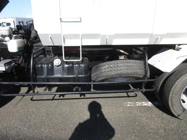 いすゞ フォワード 中型/増トン ダンプ 土砂禁 ステンレス張りの中古トラック画像9