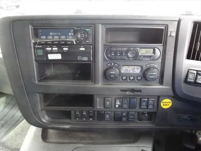 いすゞ ギガ 大型 特殊車両 QKG-CYM77B H29の中古トラック画像15
