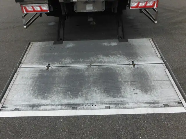 日産UD クオン 大型 冷凍冷蔵 低温 パワーゲートの中古トラック画像7