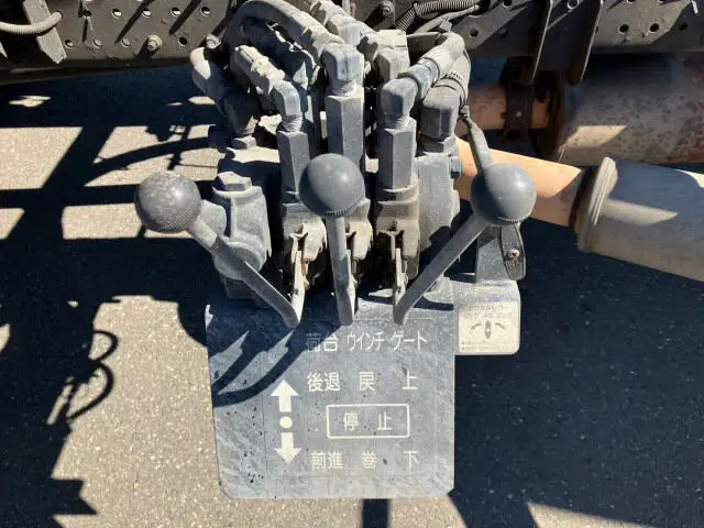 いすゞ フォワード 中型/増トン 車両重機運搬 ラジコン ウインチの中古トラック画像6