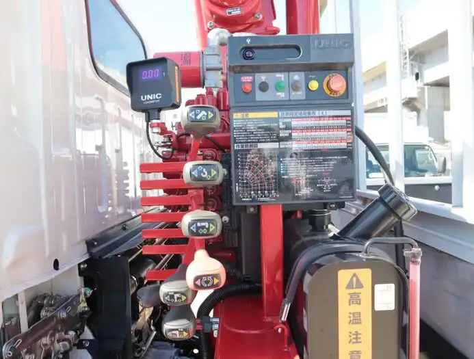 いすゞ エルフ 小型 クレーン付 床鉄板 4段の中古トラック画像10