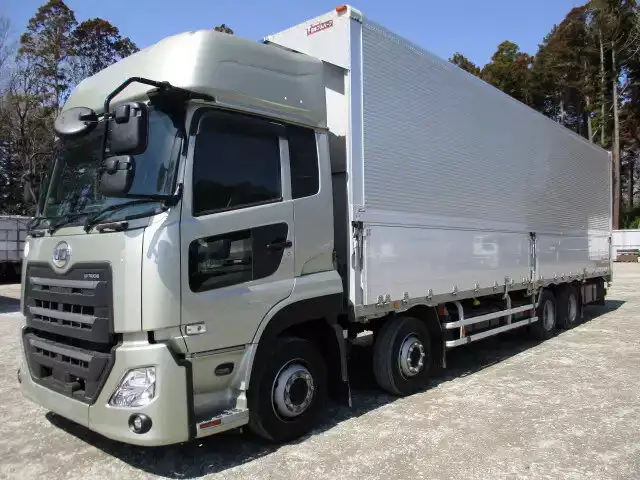 日産UD クオン 大型 ウイング エアサス ベッドの中古トラック画像1