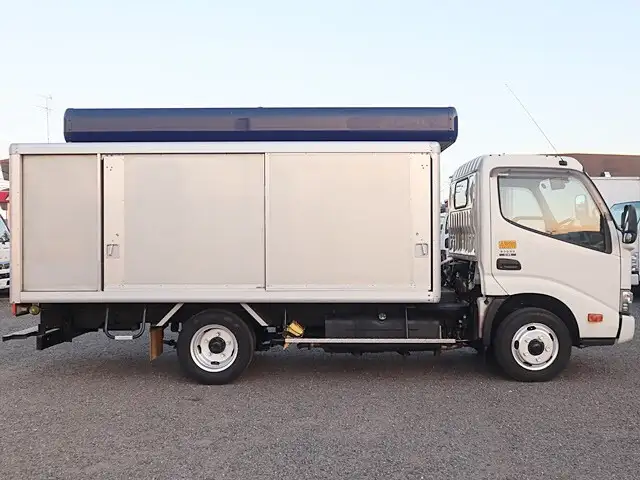 日野 デュトロ 小型 アルミバン ボトルカー TPG-XZC645Mの中古トラック画像3