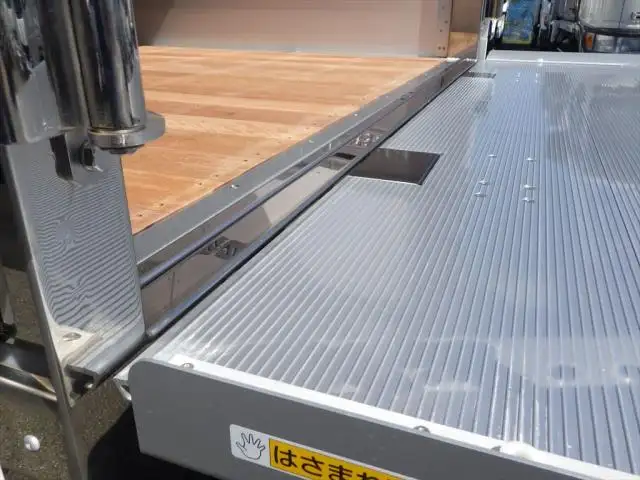 三菱 ファイター 中型/増トン ウイング パワーゲート エアサスの中古トラック画像10