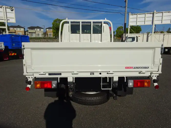 日野 デュトロ 小型 平ボディ Wキャブ 2KG-XZU685Mの中古トラック画像5