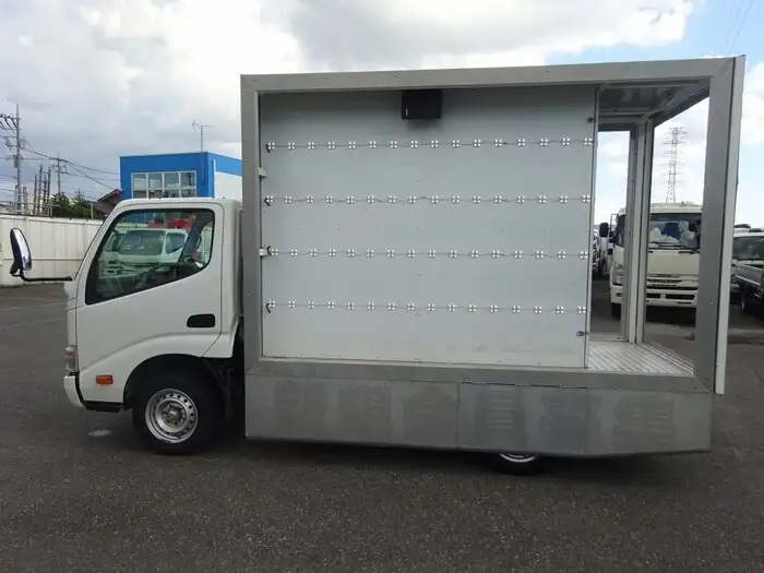 トヨタ ダイナ 小型 特殊車両 ABF-TRY230 H27の中古トラック画像2